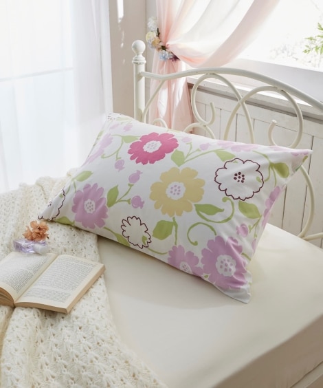 【西川リビング】orneオルネ　日本製綿１００％枕カバー（中かぶせ式）（フラワー柄） 枕カバー・ピローパッドと題した写真