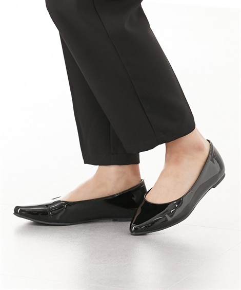【ゆったり幅広】ポインテッドフラットシューズ（ワイズ４Ｅ）(25. 0-25. 5cm/4E)(ブラック(エナメル調)) (シューズ（フラットシューズ・その他）/靴(レディースシューズ)・バッグ・アクセサリー)